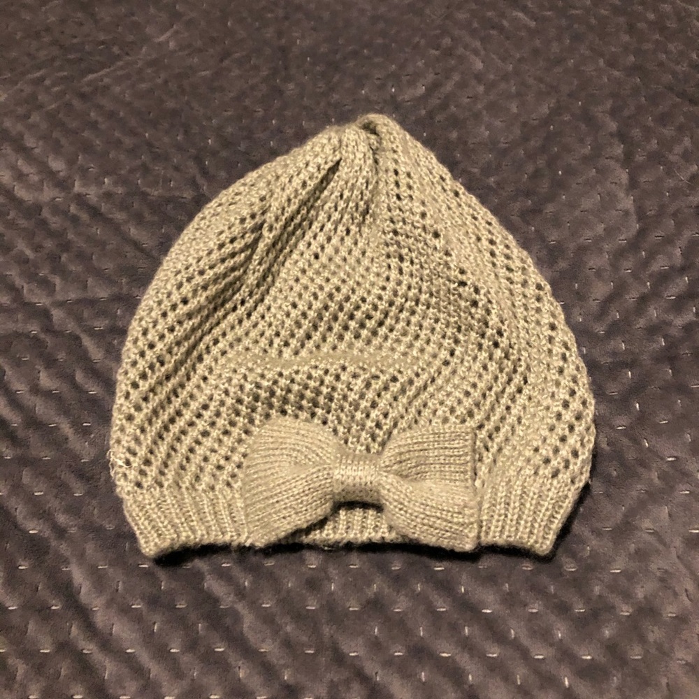 Anthropologie knit hat with bow